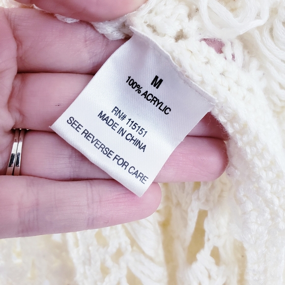 🚫SOLD🚫 Romeo & Juliet Couture Crochet Boho Top - Picture 6 of 6